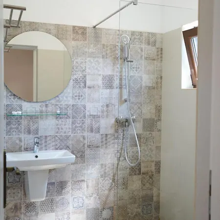 Casa Giulia Vama Veche